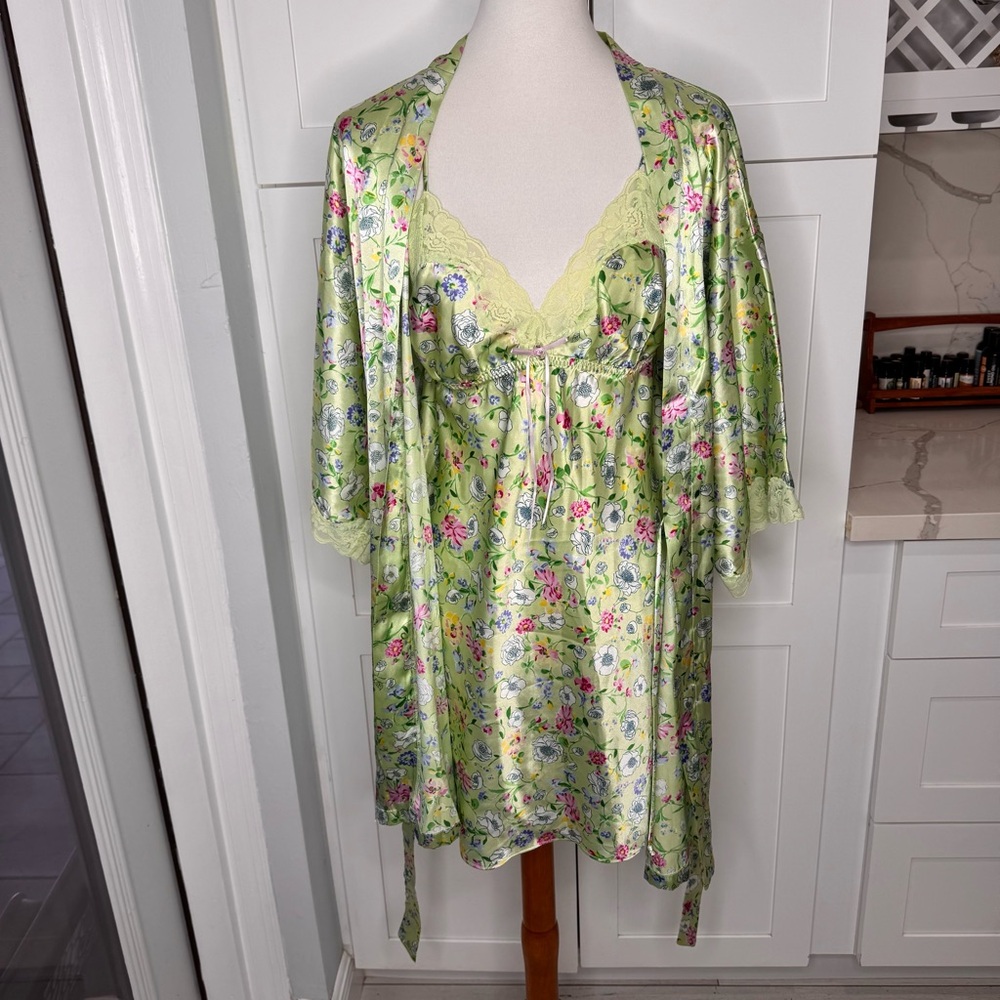 Vintage Secret Treasures Nightgown & Robe Women’s Sleepwear Set Cozy Size Medium